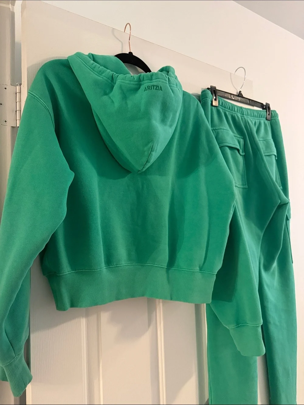Aritzia Mega Fit Set - Picture 7 of 7